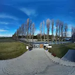 Serenitas Riva Park 아파트